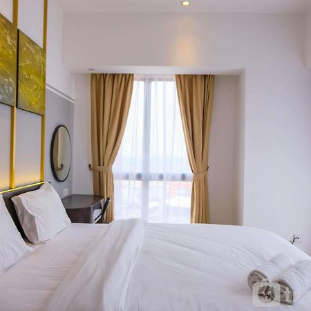 Elegant 2Br Apartment At M-Town Signature Near Shopping Mall By Travelio 탕그랑 외부 사진